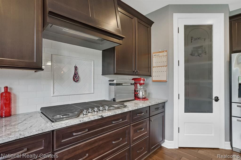 10438 STONEY POINT Drive, South Lyon, MI 48178 — Photo 12