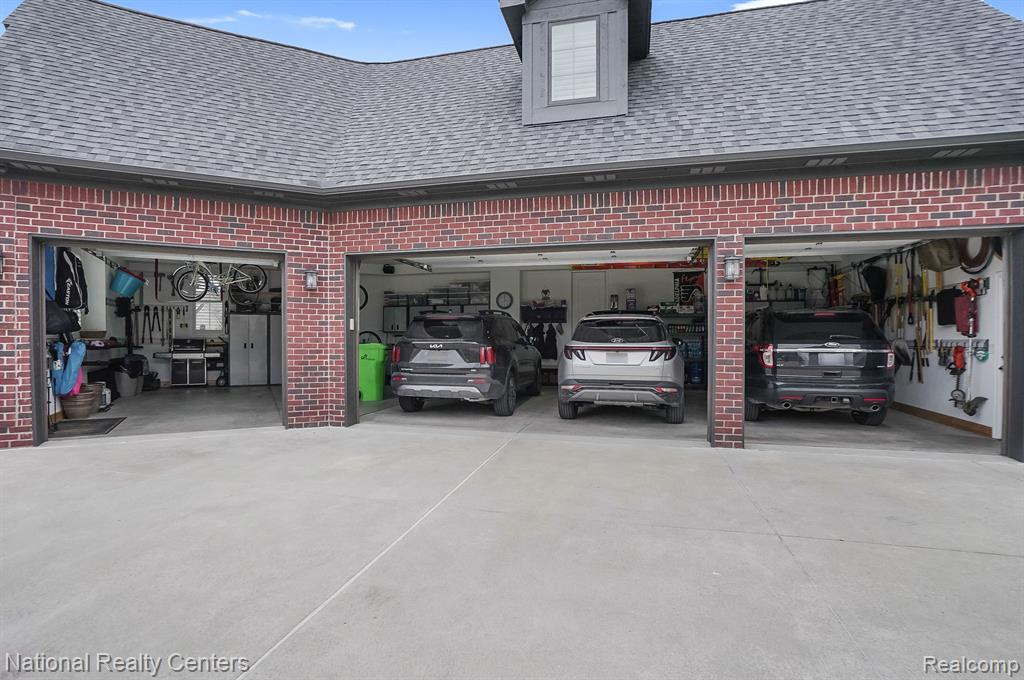 10438 STONEY POINT Drive, South Lyon, MI 48178 — Photo 30
