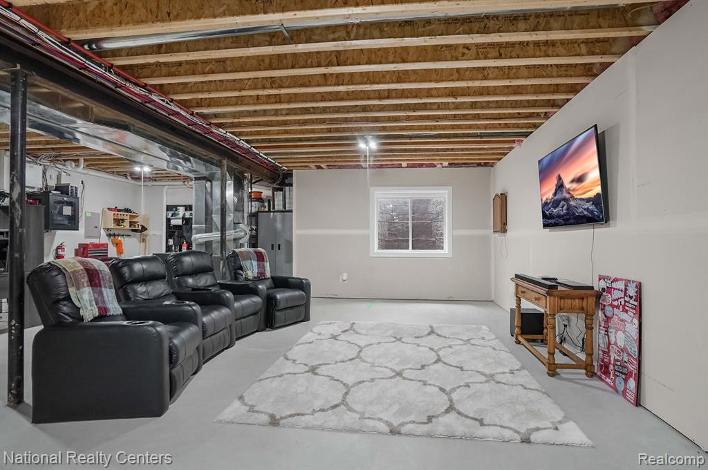 10438 STONEY POINT Drive, South Lyon, MI 48178 — Photo 33