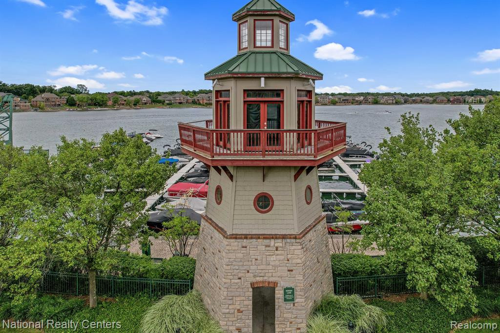 10438 STONEY POINT Drive, South Lyon, MI 48178 — Photo 45