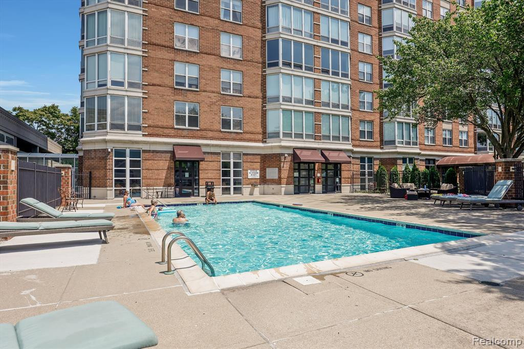250 E HARBORTOWN Drive, 904, Detroit, MI 48207 — Photo 4