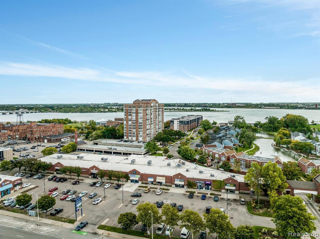 250 E HARBORTOWN Drive, 904, Detroit, MI 48207 — Photo 41