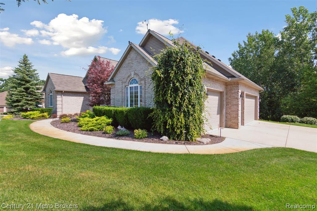 4314 OAK TREE Trail, Fenton, MI 48430 — Photo 4