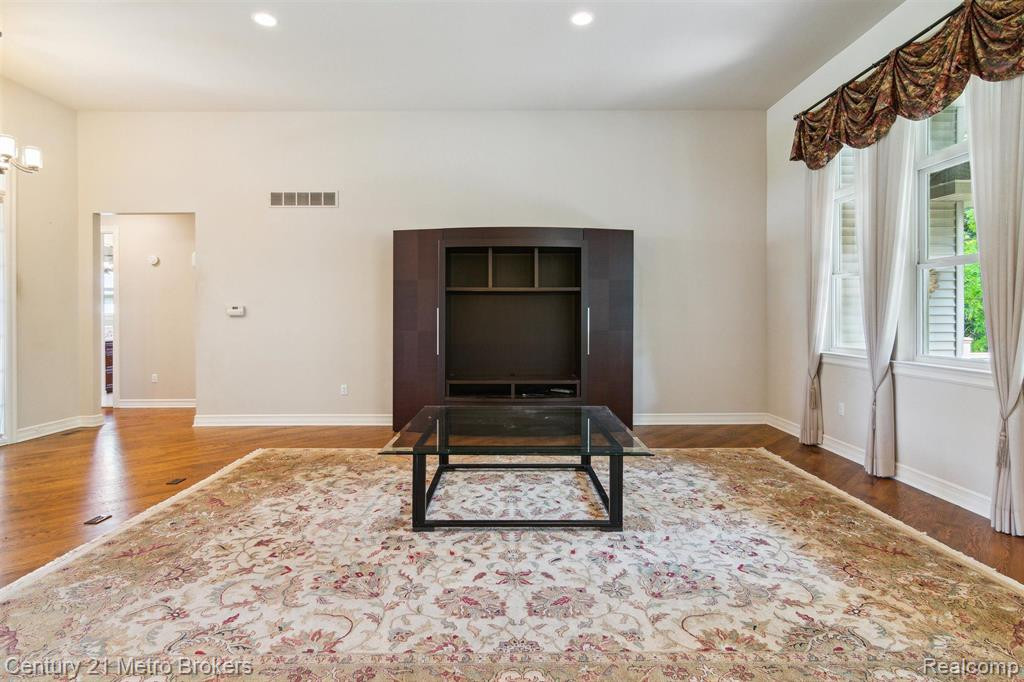 4314 OAK TREE Trail, Fenton, MI 48430 — Photo 10