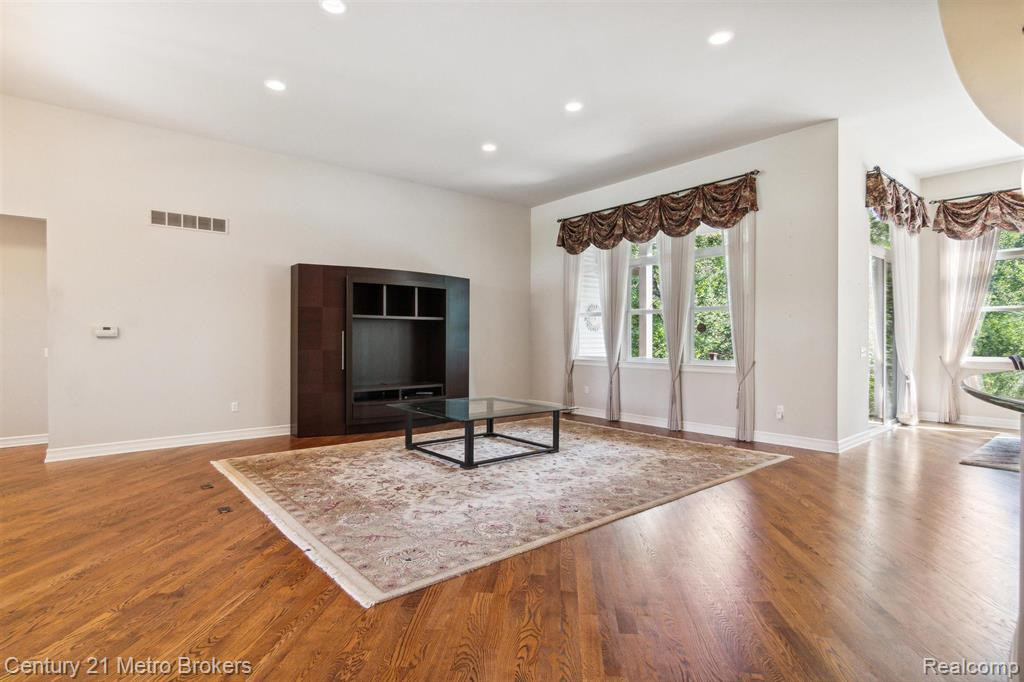 4314 OAK TREE Trail, Fenton, MI 48430 — Photo 11