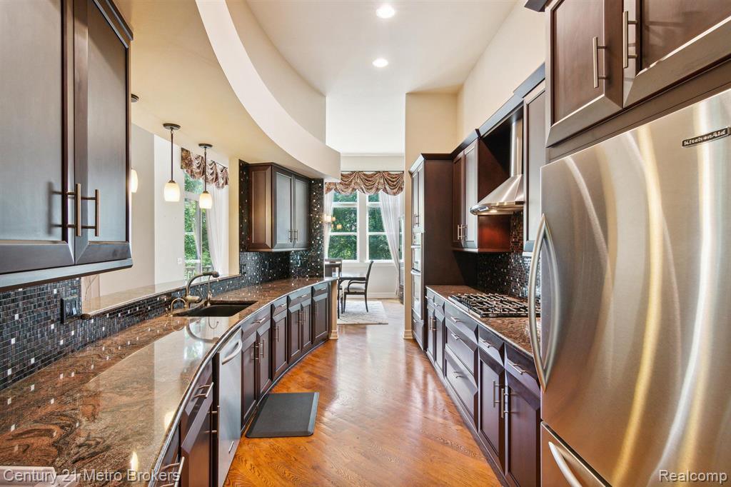 4314 OAK TREE Trail, Fenton, MI 48430 — Photo 14