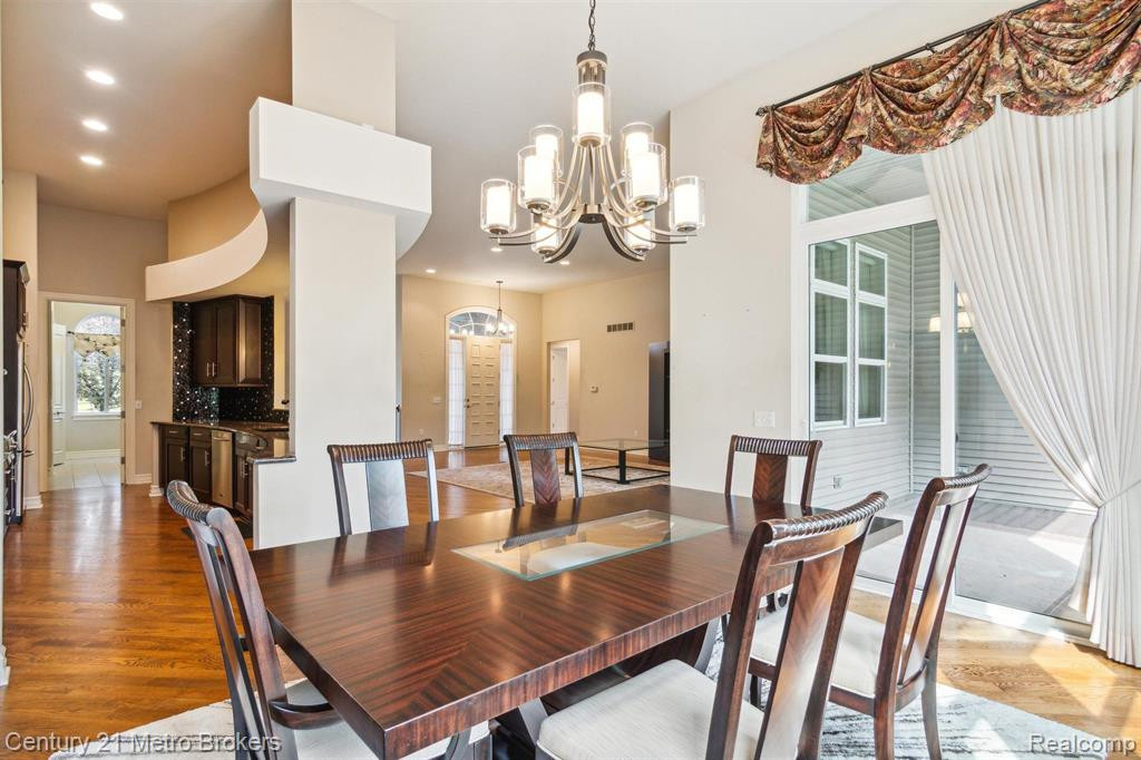 4314 OAK TREE Trail, Fenton, MI 48430 — Photo 17