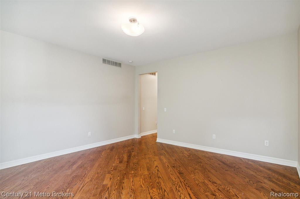4314 OAK TREE Trail, Fenton, MI 48430 — Photo 25
