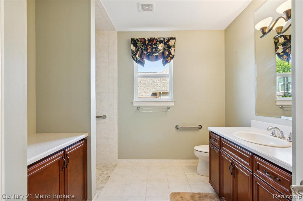 4314 OAK TREE Trail, Fenton, MI 48430 — Photo 26