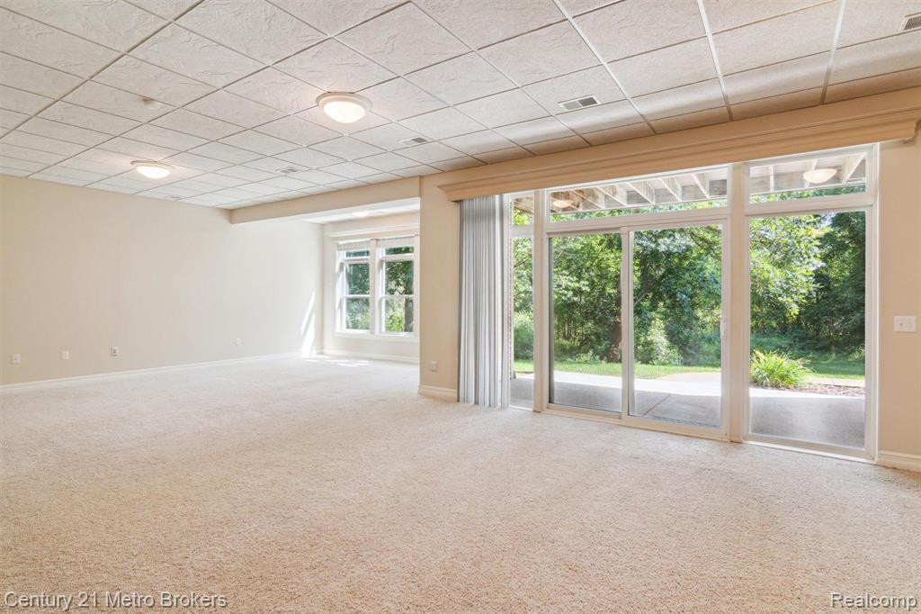 4314 OAK TREE Trail, Fenton, MI 48430 — Photo 29