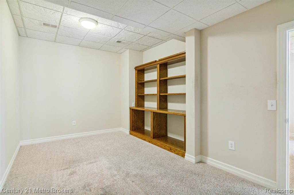 4314 OAK TREE Trail, Fenton, MI 48430 — Photo 34