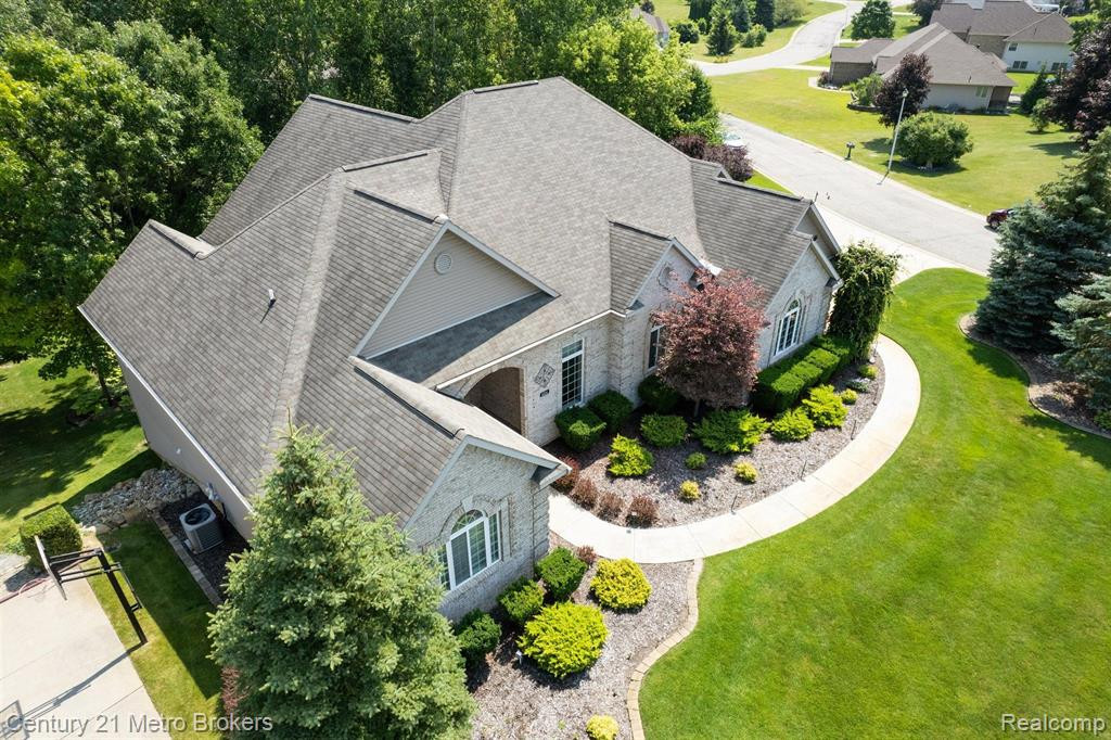 4314 OAK TREE Trail, Fenton, MI 48430 — Photo 43
