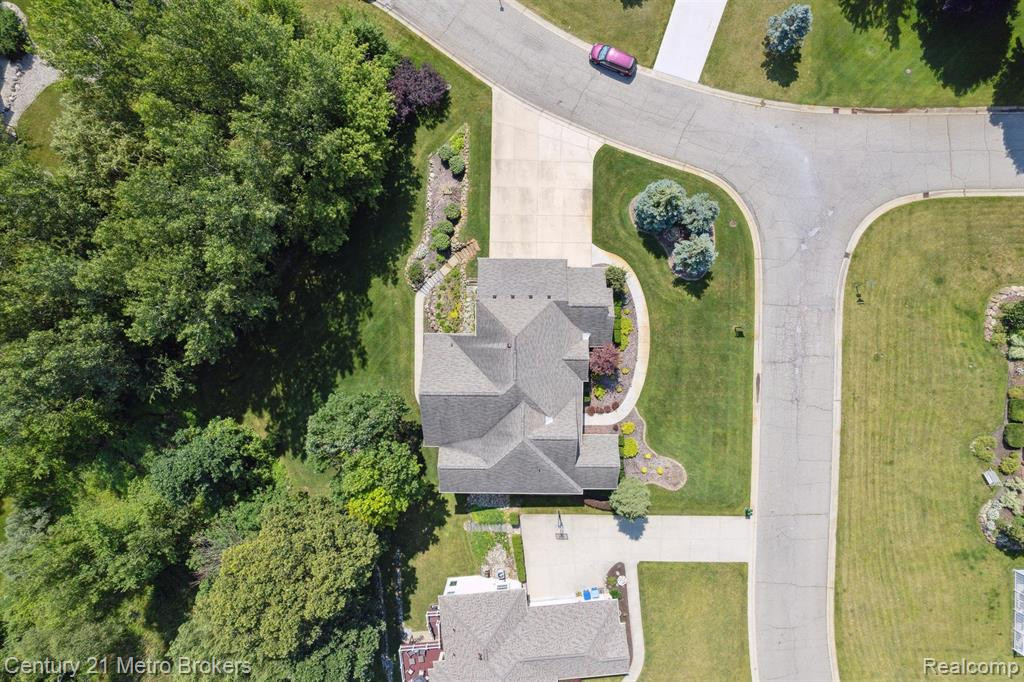 4314 OAK TREE Trail, Fenton, MI 48430 — Photo 44