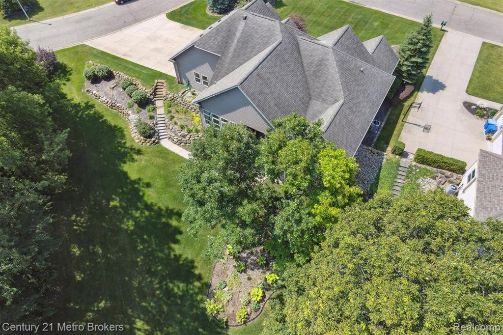 4314 OAK TREE Trail, Fenton, MI 48430 — Photo 46