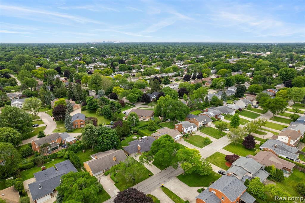 95 CRESTWOOD Drive, Grosse Pointe Shores, MI 48236 — Photo 8