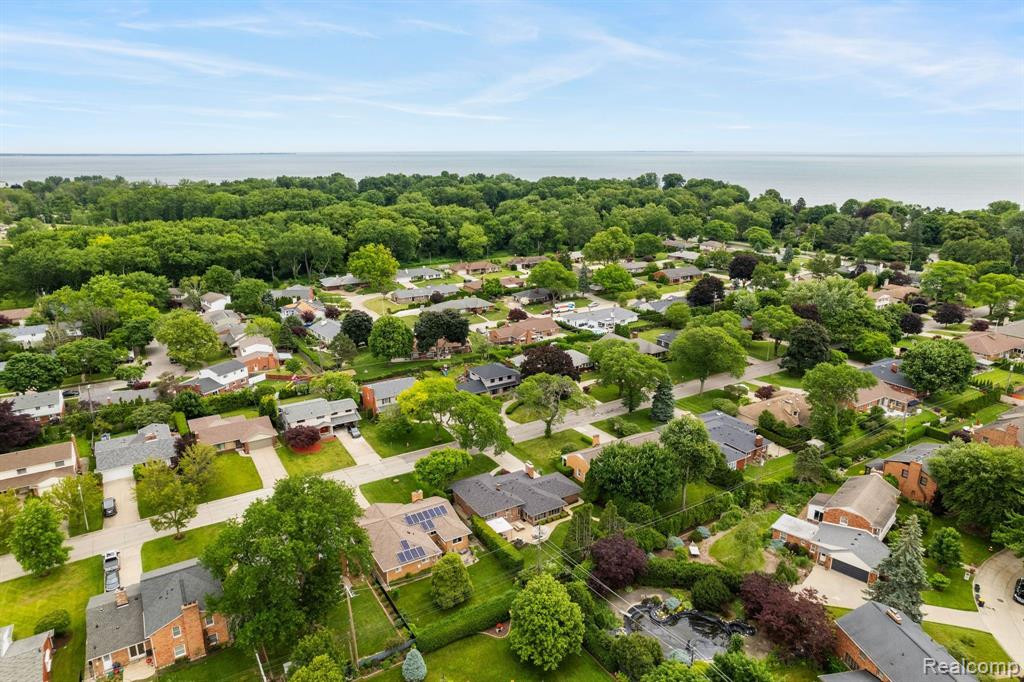 95 CRESTWOOD Drive, Grosse Pointe Shores, MI 48236 — Photo 9