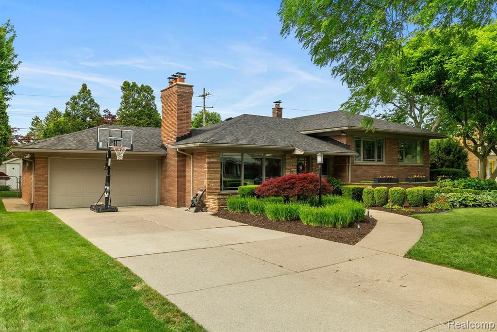 95 CRESTWOOD Drive, Grosse Pointe Shores, MI 48236 — Photo 11