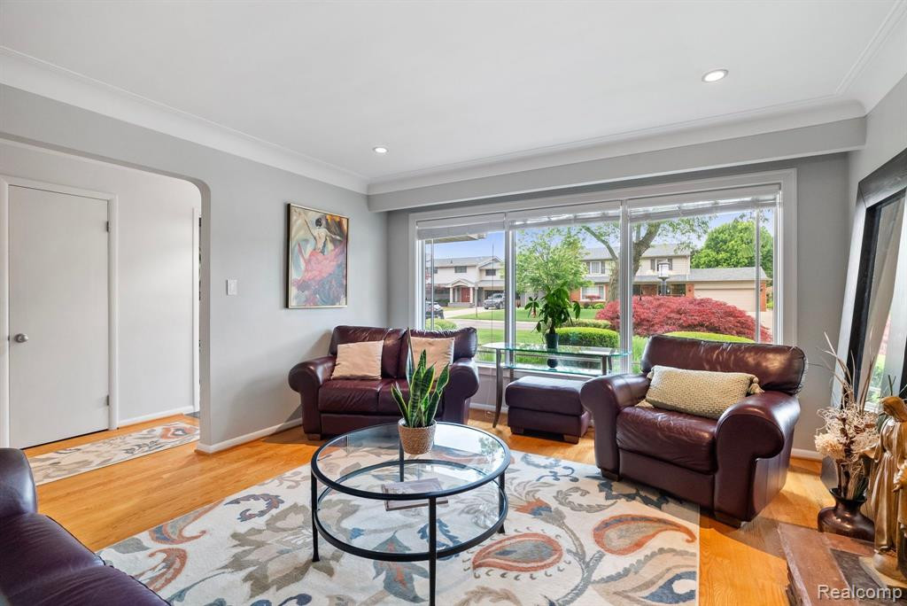 95 CRESTWOOD Drive, Grosse Pointe Shores, MI 48236 — Photo 18