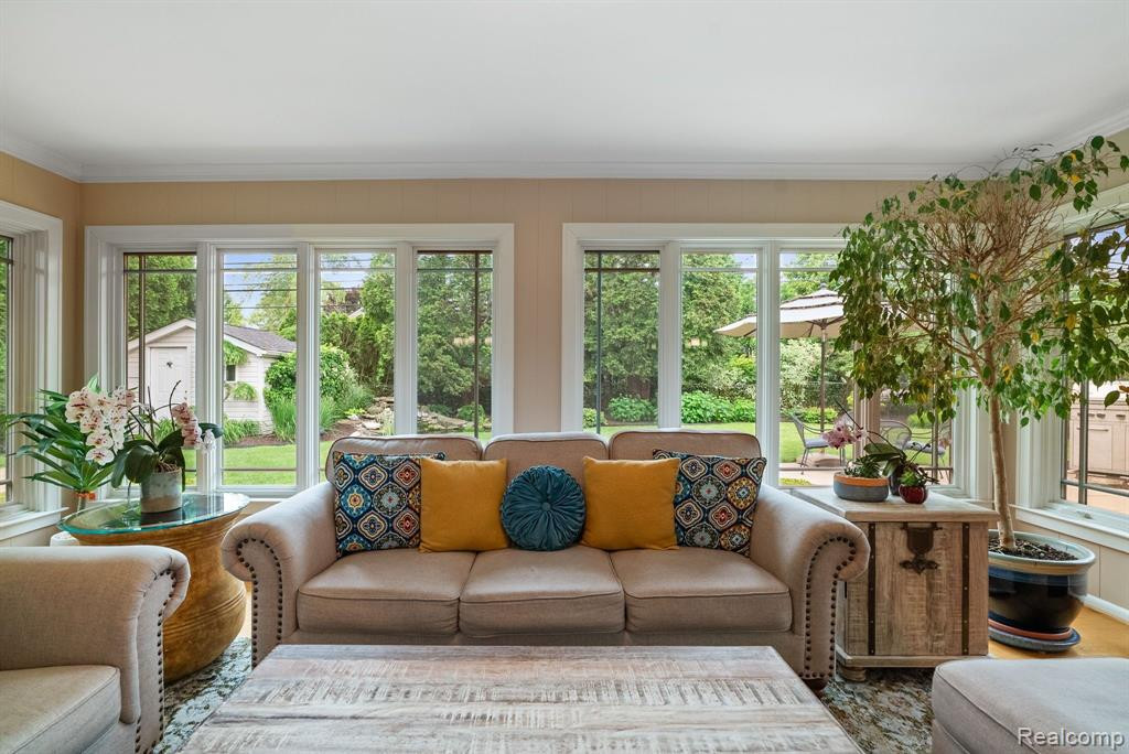95 CRESTWOOD Drive, Grosse Pointe Shores, MI 48236 — Photo 23