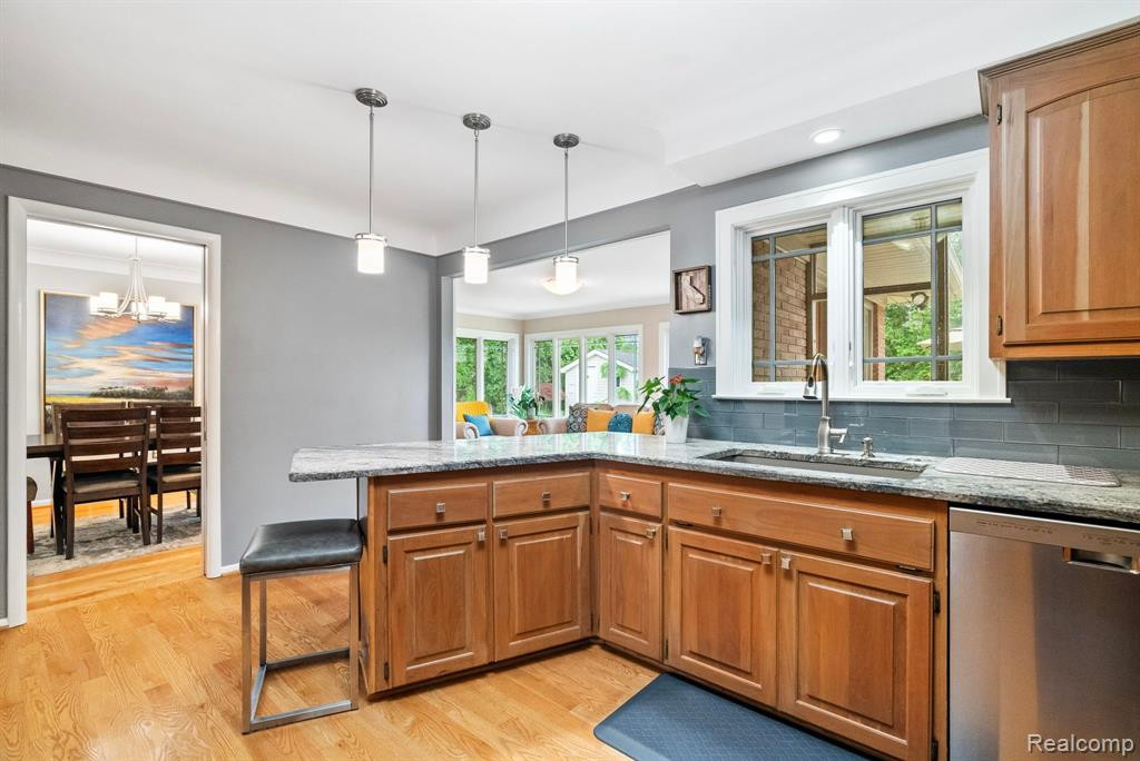95 CRESTWOOD Drive, Grosse Pointe Shores, MI 48236 — Photo 32