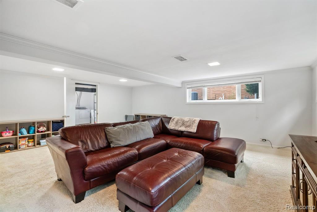 95 CRESTWOOD Drive, Grosse Pointe Shores, MI 48236 — Photo 47