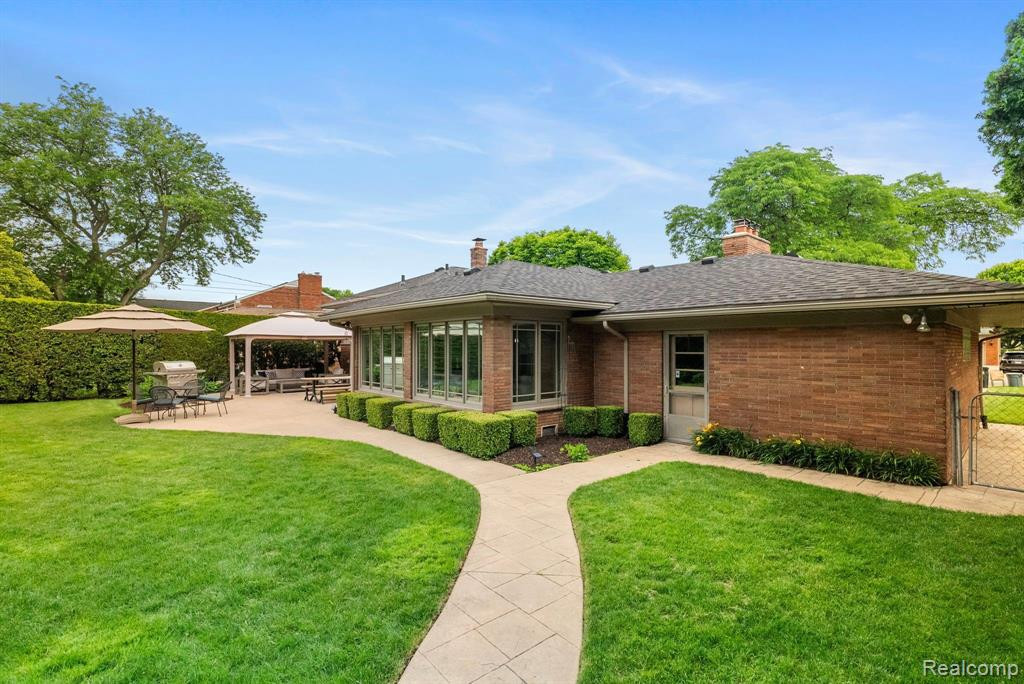 95 CRESTWOOD Drive, Grosse Pointe Shores, MI 48236 — Photo 53