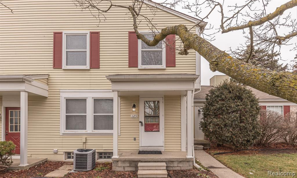 125 LAKE VILLAGE Drive, Walled Lake, MI 48390 — front exterior