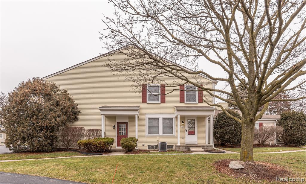 125 LAKE VILLAGE Drive, Walled Lake, MI 48390 — Photo 8