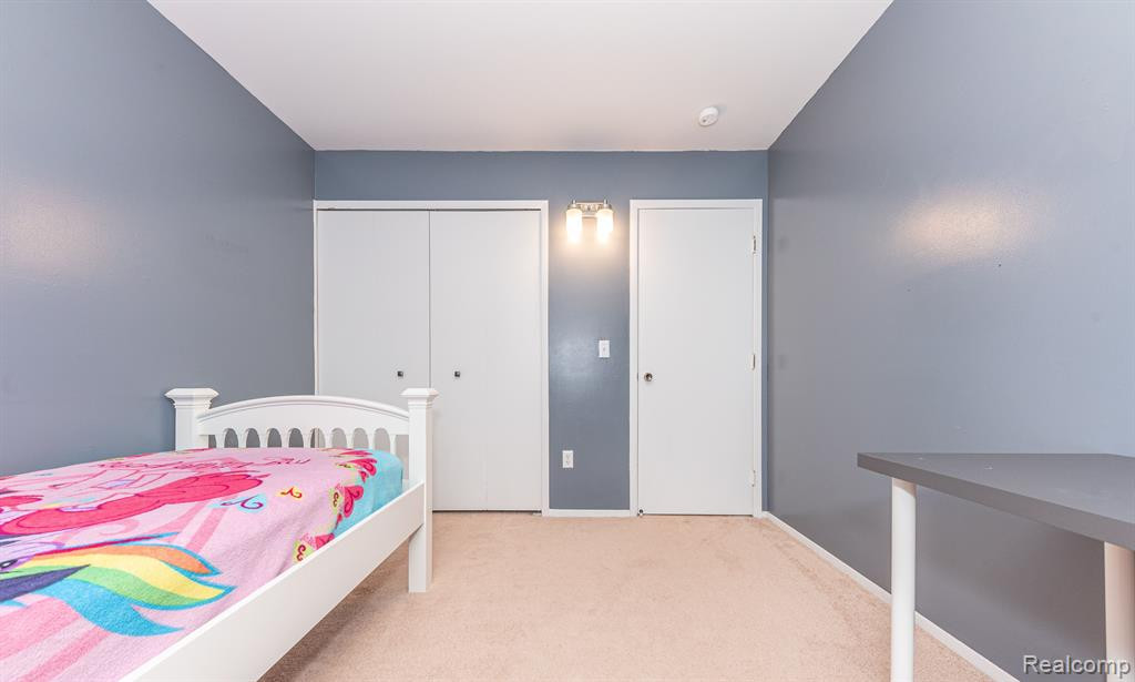 125 LAKE VILLAGE Drive, Walled Lake, MI 48390 — Photo 15