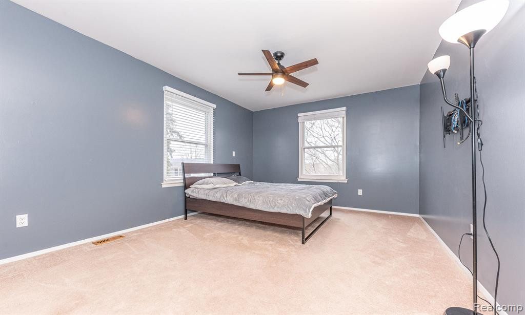 125 LAKE VILLAGE Drive, Walled Lake, MI 48390 — Photo 16