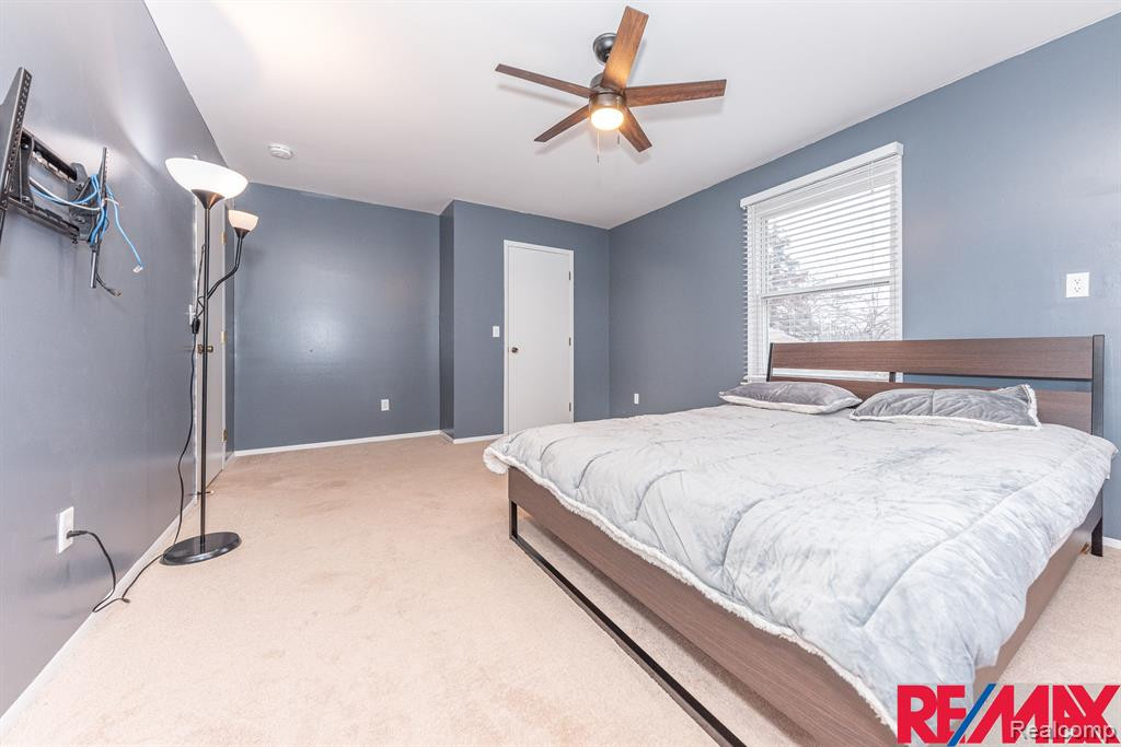 125 LAKE VILLAGE Drive, Walled Lake, MI 48390 — Photo 17