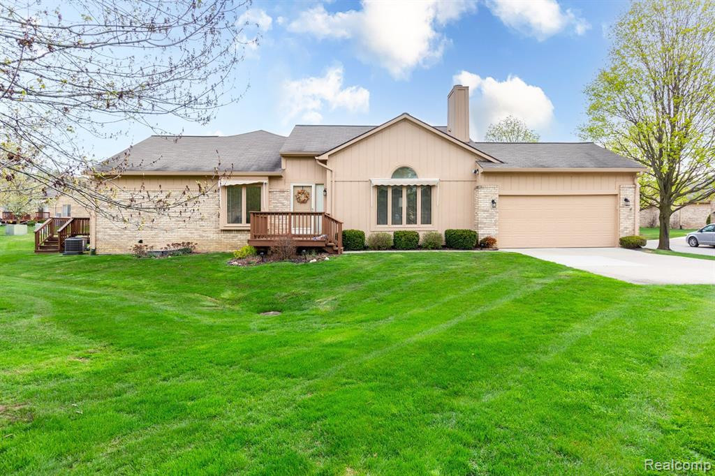 35134 KNOLLWOOD Lane, Farmington Hills, MI 48335 — front exterior