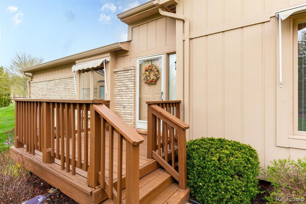 35134 KNOLLWOOD Lane, Farmington Hills, MI 48335 — Photo 4