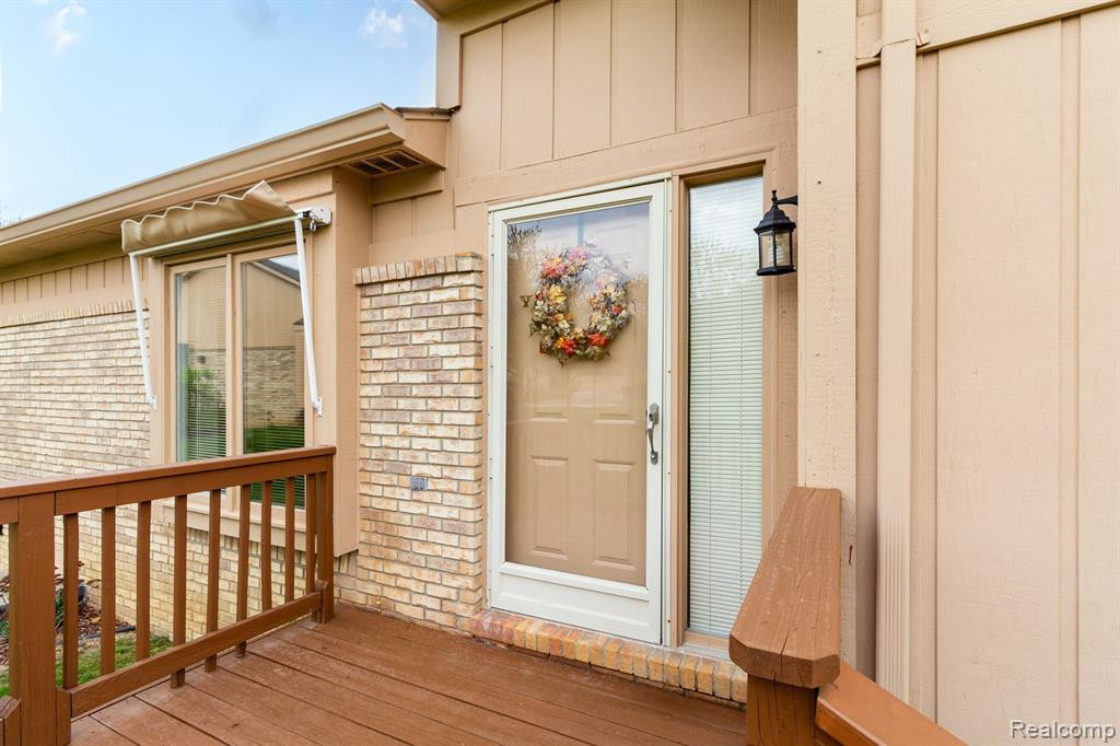 35134 KNOLLWOOD Lane, Farmington Hills, MI 48335 — Photo 5