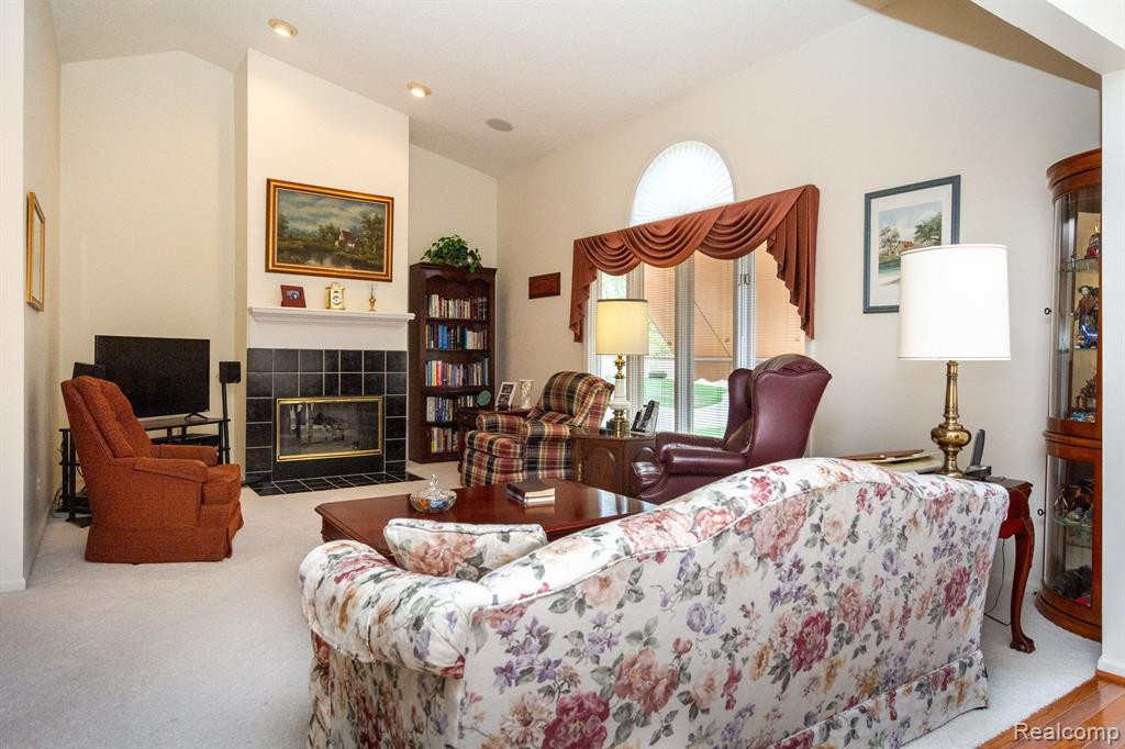 35134 KNOLLWOOD Lane, Farmington Hills, MI 48335 — Photo 7