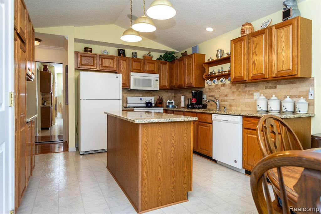35134 KNOLLWOOD Lane, Farmington Hills, MI 48335 — Photo 15