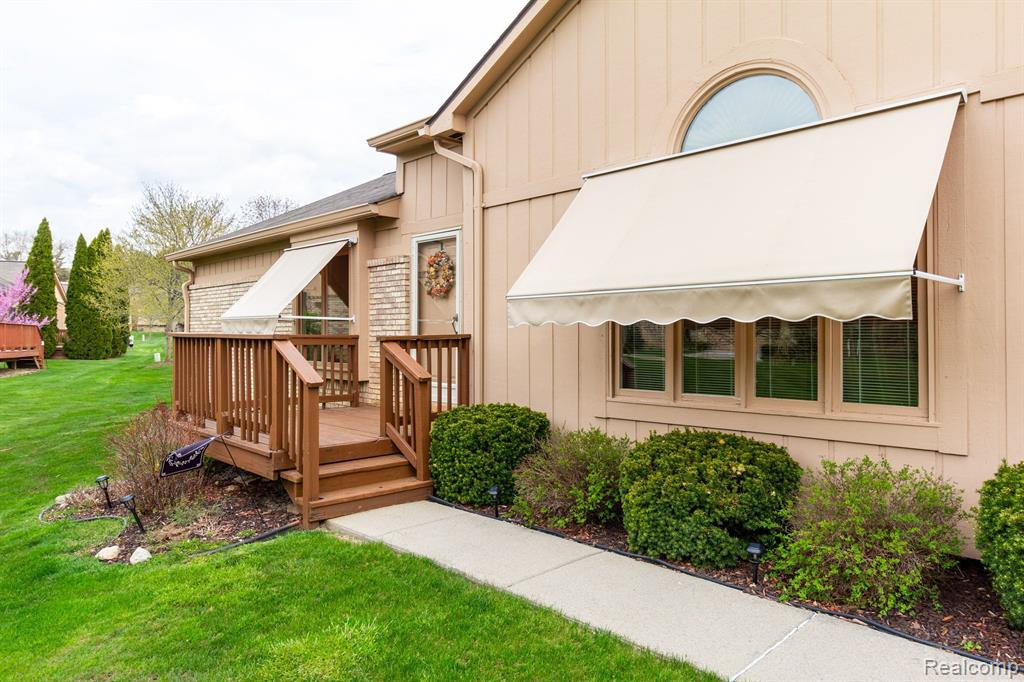 35134 KNOLLWOOD Lane, Farmington Hills, MI 48335 — Photo 54