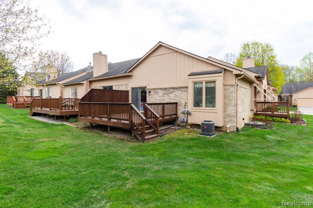 35134 KNOLLWOOD Lane, Farmington Hills, MI 48335 — Photo 56