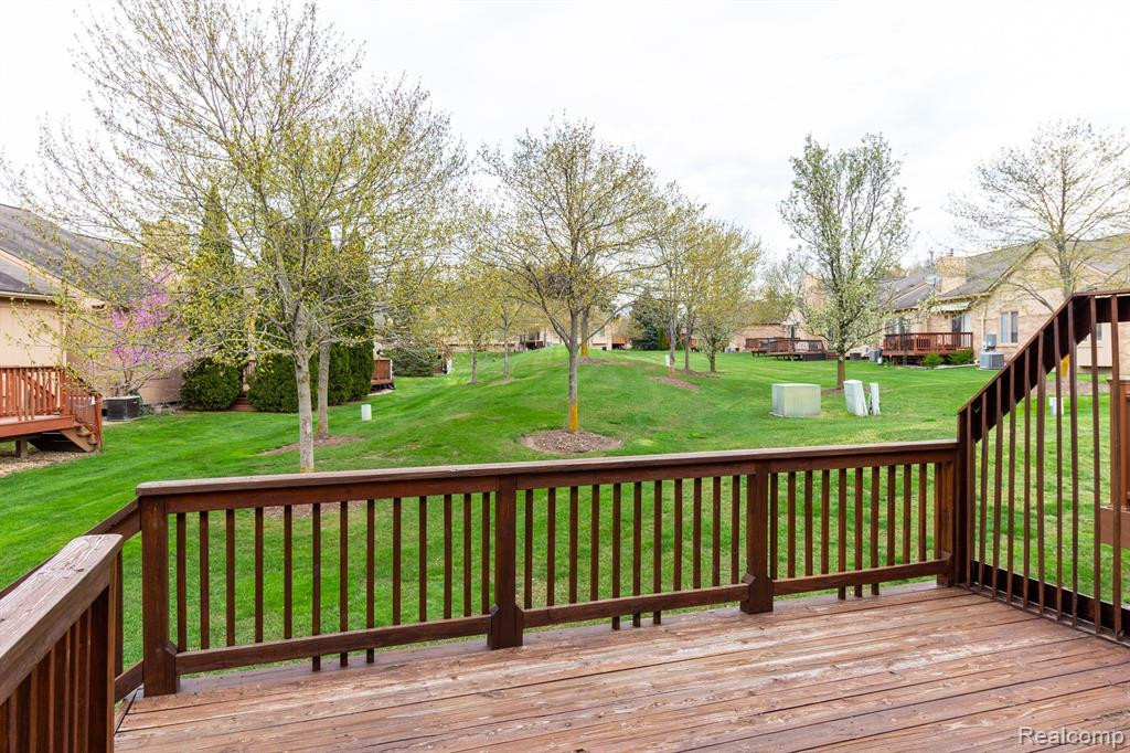 35134 KNOLLWOOD Lane, Farmington Hills, MI 48335 — Photo 58