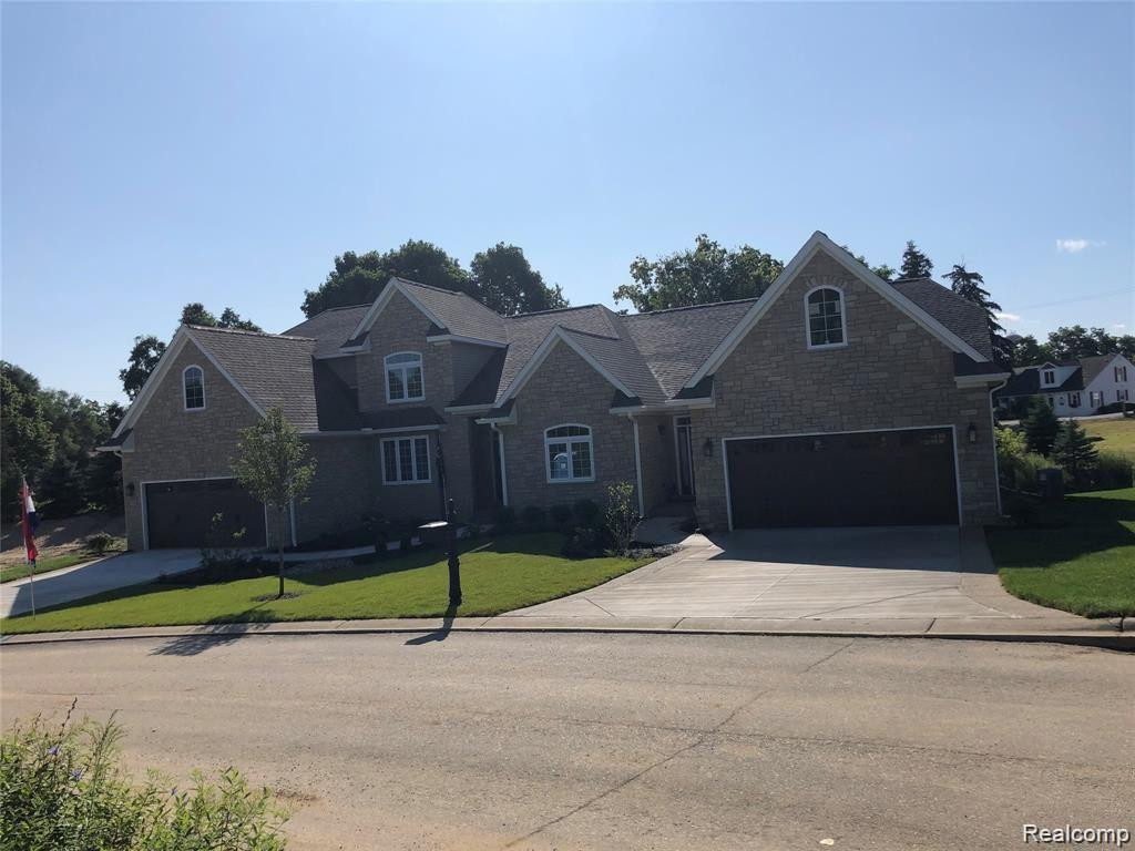 40 N Fox Hollow Dr Drive E, Metamora, MI 48455 — front exterior