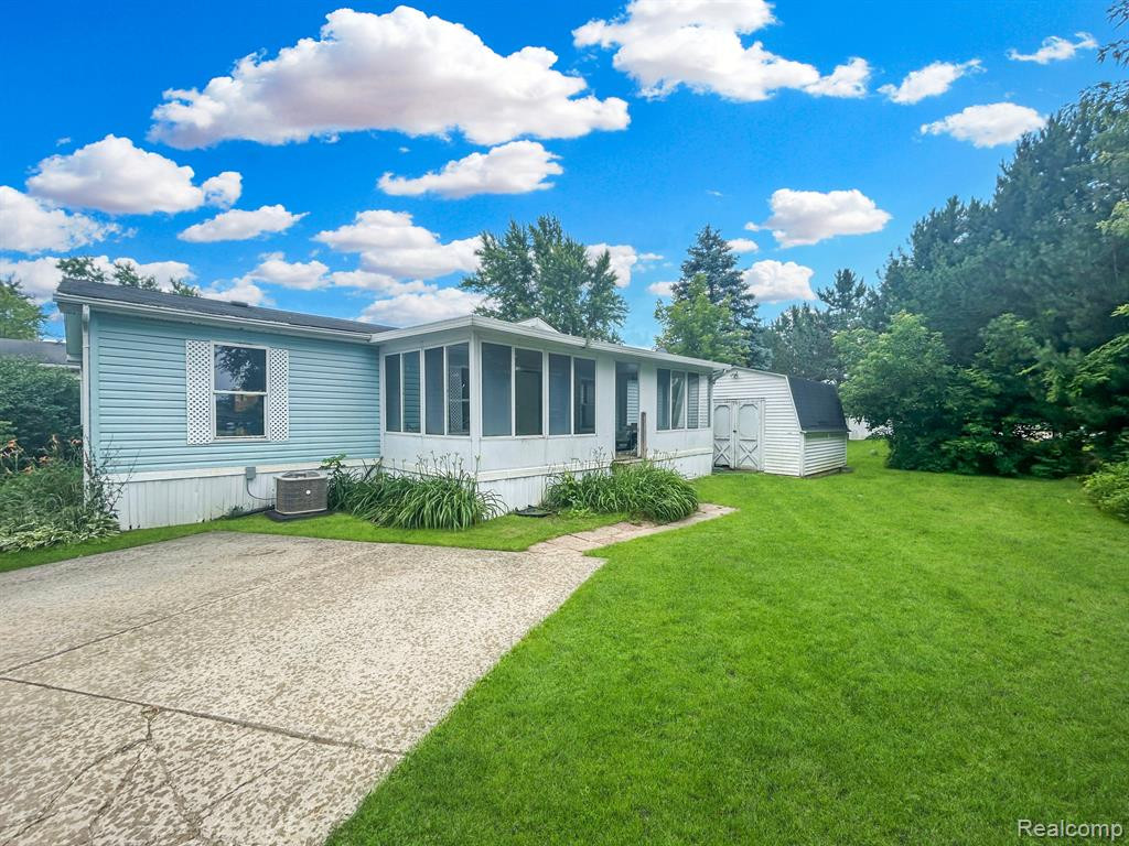 4 NIXON Drive, Davison, MI 48423 — front exterior