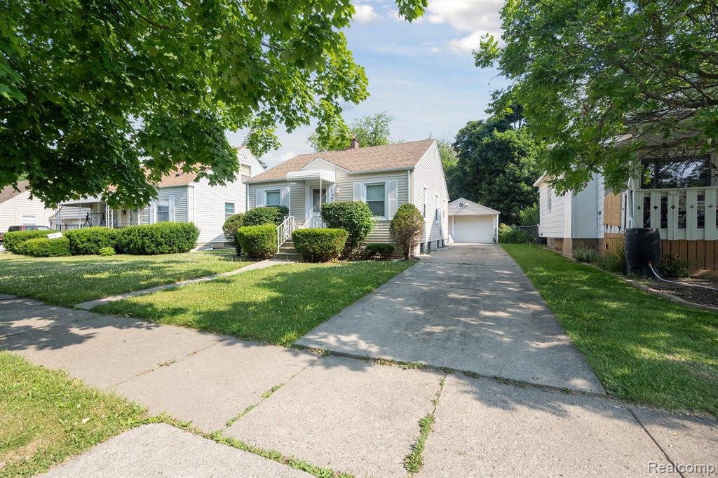 616 CAMPBELL Street, Flint, MI 48507 — Photo 2