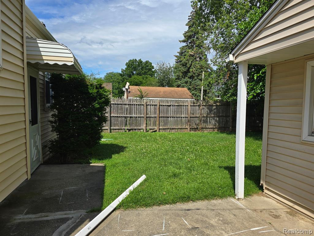 616 CAMPBELL Street, Flint, MI 48507 — Photo 4