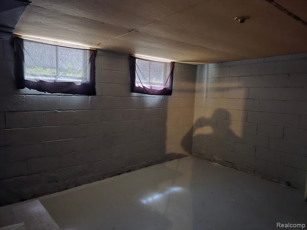 616 CAMPBELL Street, Flint, MI 48507 — Photo 13