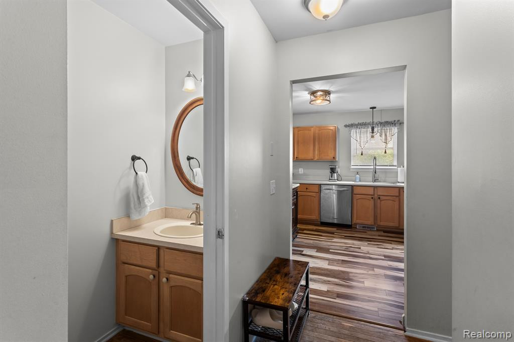 1617 NORTON CREEK Boulevard, Wixom, MI 48393 — Photo 2