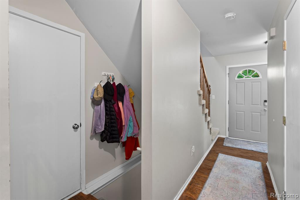 1617 NORTON CREEK Boulevard, Wixom, MI 48393 — Photo 4