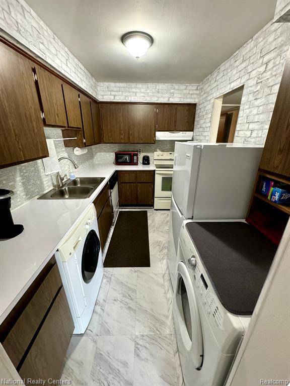 1842 COLONIAL VILLAGE WAY APT 2, 2, Waterford, MI 48328 — Photo 10