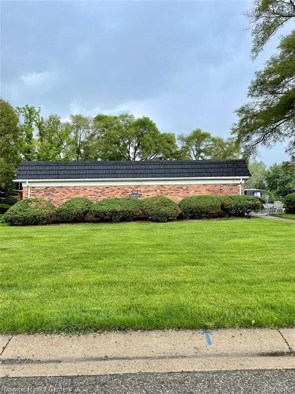1842 COLONIAL VILLAGE WAY APT 2, 2, Waterford, MI 48328 — Photo 18