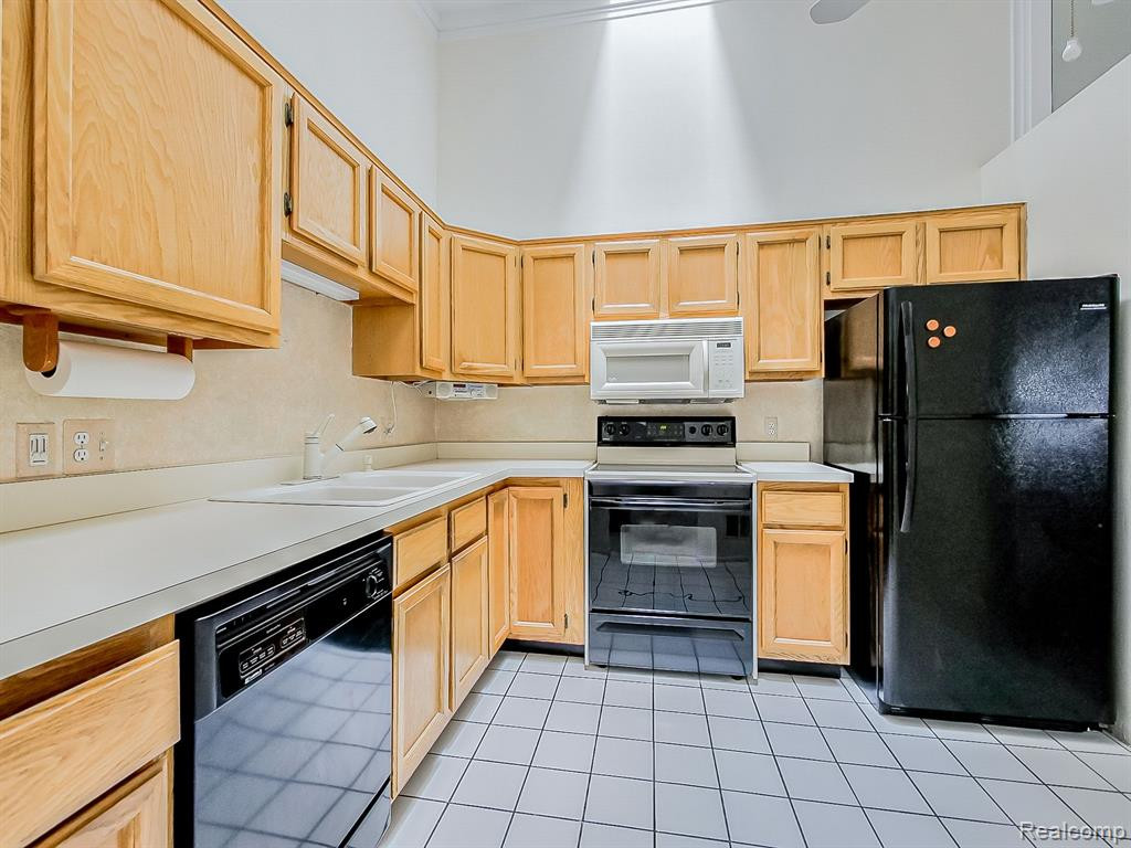 22260 PONDVIEW, Novi, MI — Photo 5