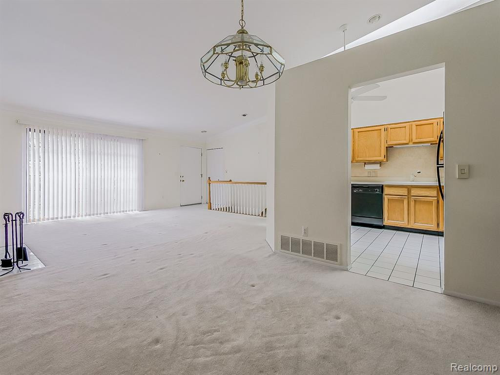 22260 PONDVIEW, Novi, MI — Photo 6